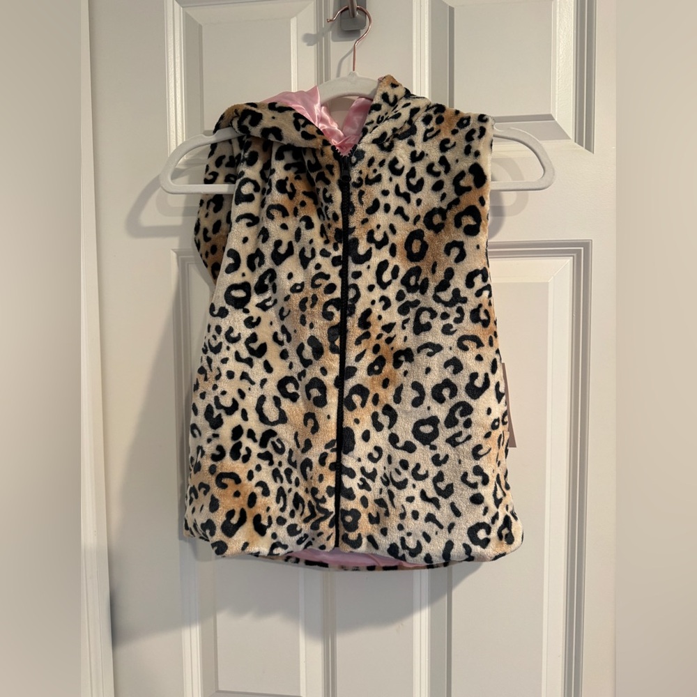 Girls size 10-12 leopard cat vest, new with tags large